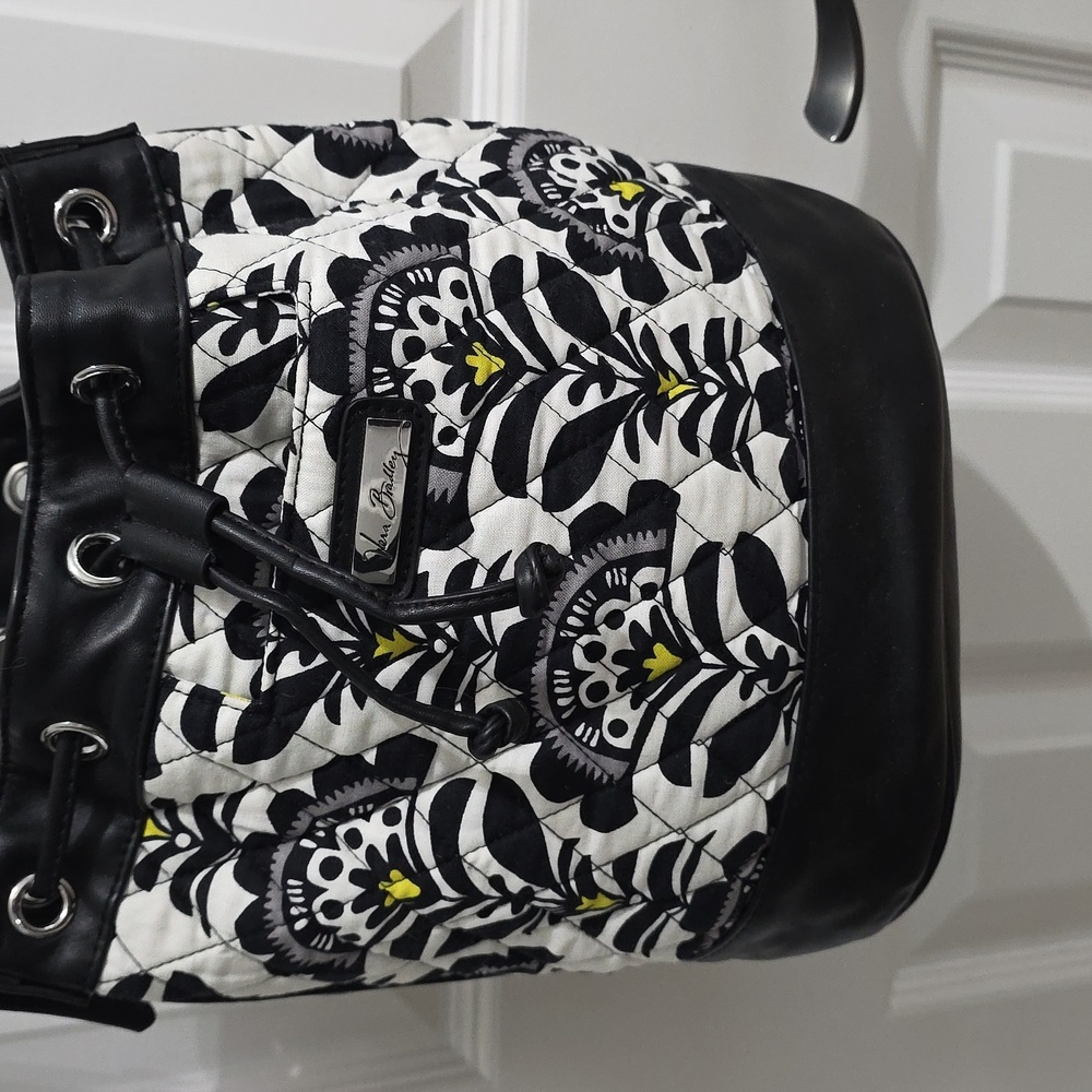 Vera Bradley Fanfare Drawstring Bucket Bag Crossbody Purse Black White Floral​